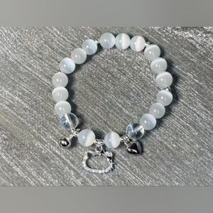 NWOT Beaded Elastic Hello Kitty Charm Bracelet